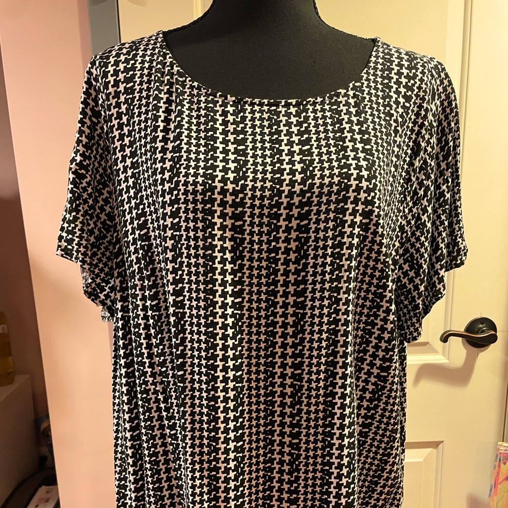 Short sleeved blouse